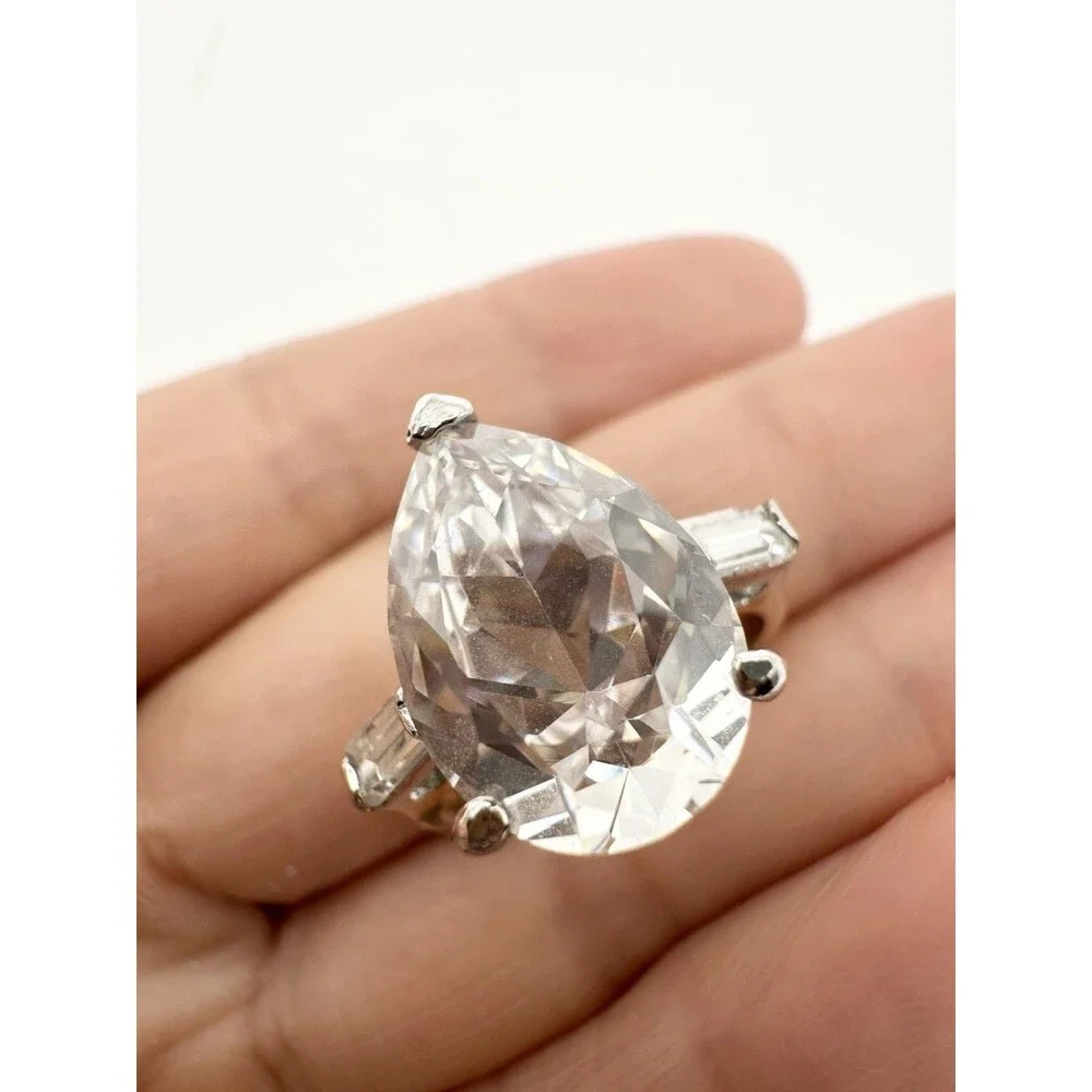 14k Electroplated Pear Shape Wedding Ring Size 6